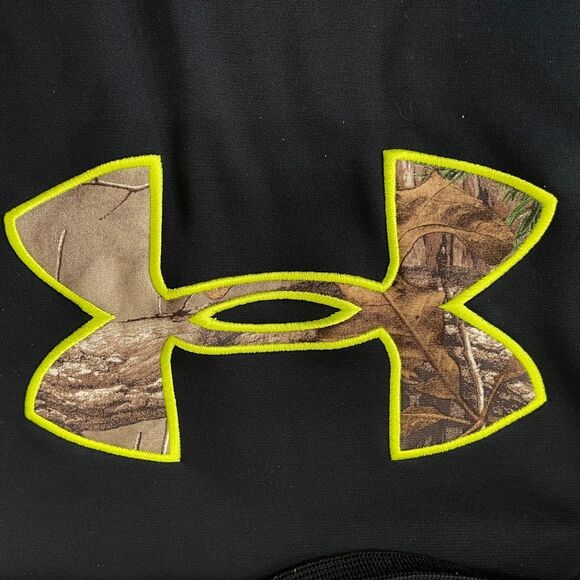 Under Armour Men’s Medium Camo and Black Hooded Sweatshirt - Picture 2 of 5